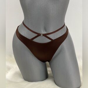 Victoria’s Secret Very Sexy So Obsessed Strappy Thong Panty Underwear. NWT